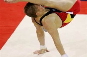 华体会网址-德国体操选手表现出色，领先全场