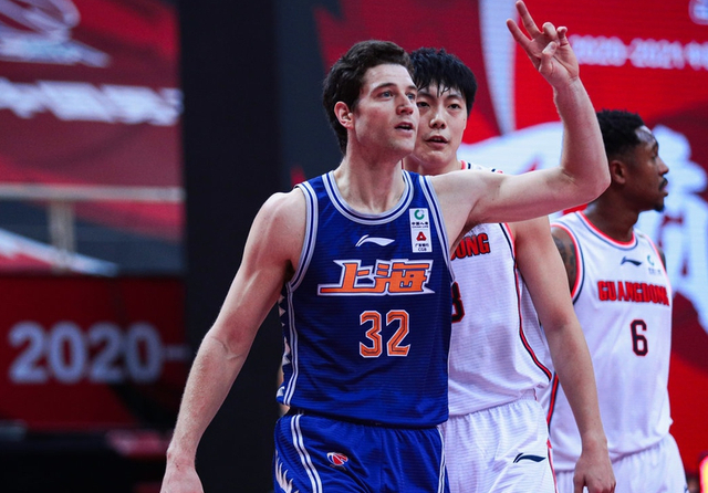 华体会-关于主教练变动引发球迷关注，球队走向何方的信息  第1张